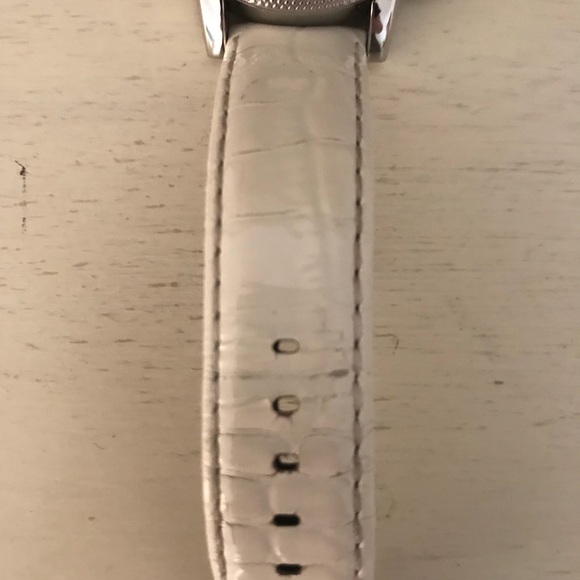 Michael Kors Watch with White Leather Band - Picture 4 of 4